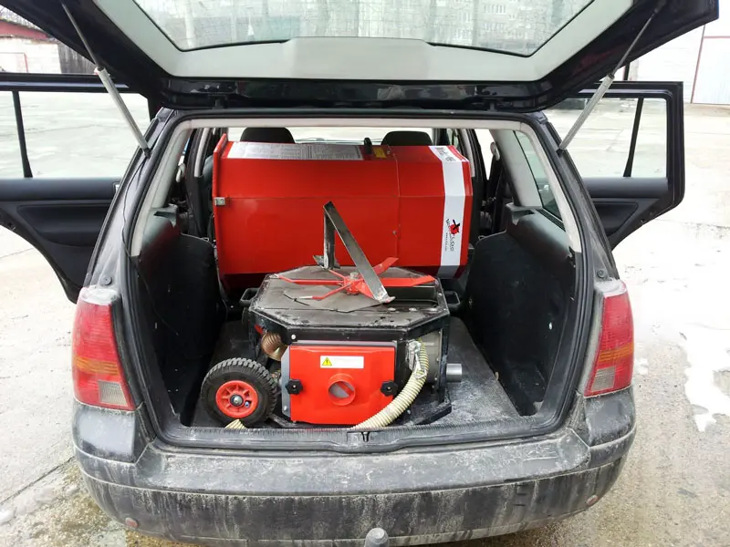 Pronájem foukacího stroje X-Floc M99 Minifant